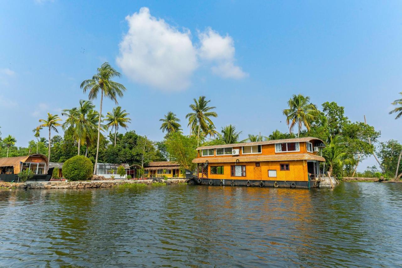 Oyo 5237 Island Lake Resort Alappuzha Exterior photo